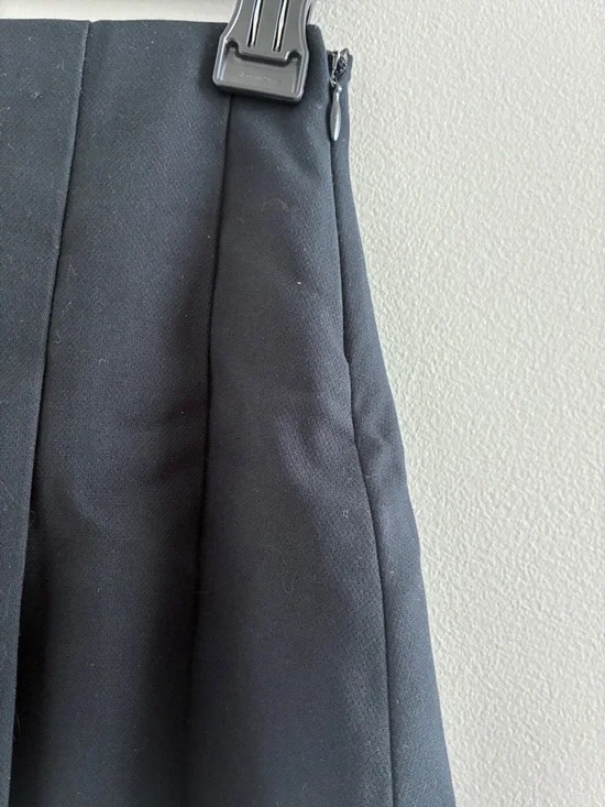 Abercrombie & Fitch Black Pleated Mini Skort - Picture 3 of 5